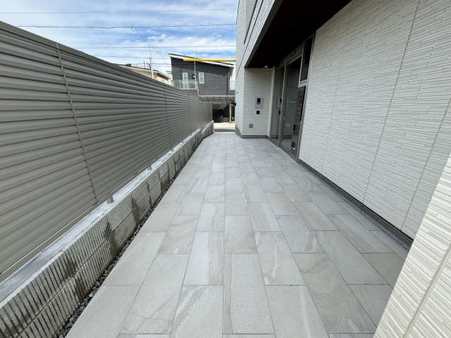 エントランス前