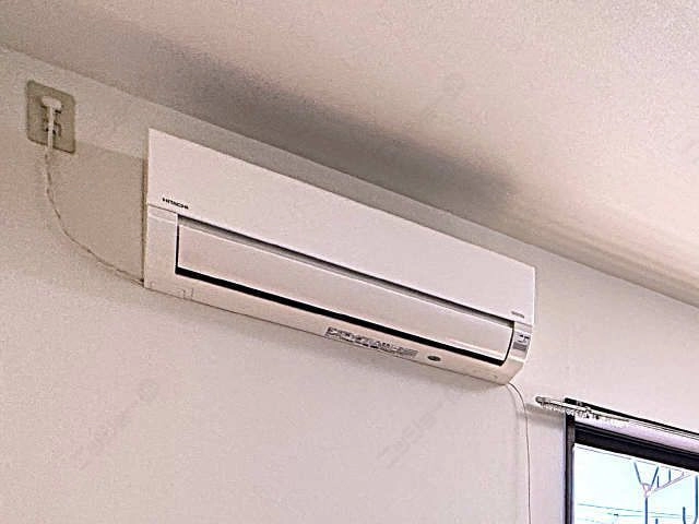 リビング・エアコン