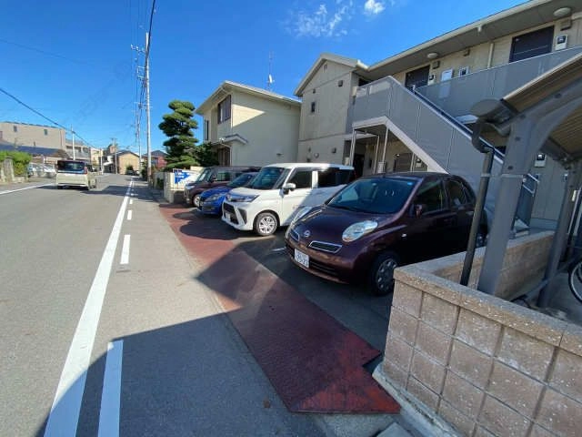 北側駐車場