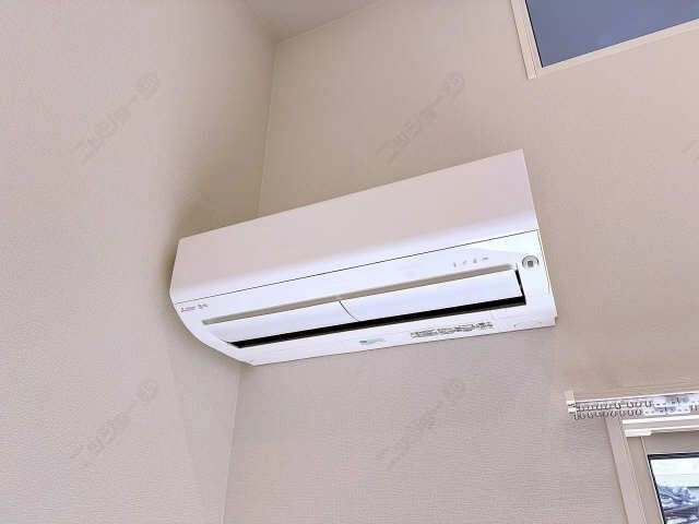 リビング・エアコン
