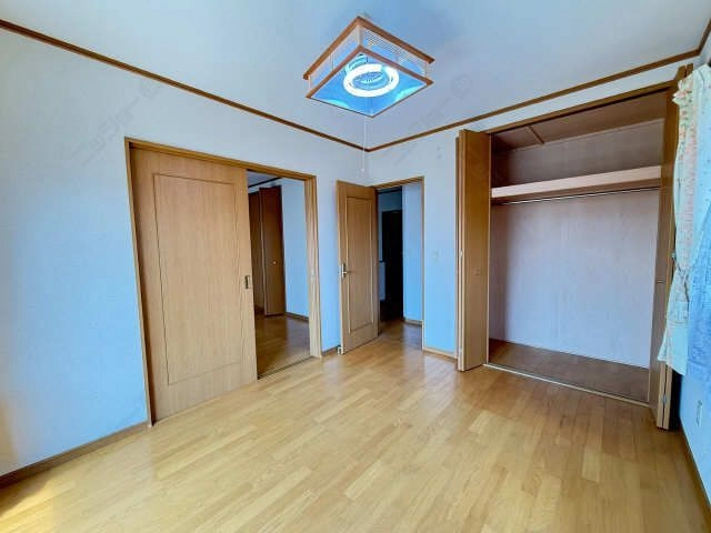 ２階東側洋室
