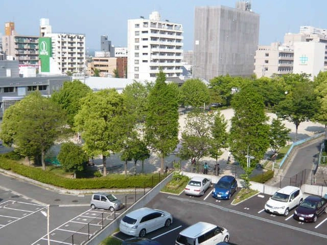 屋下公園徒歩4分