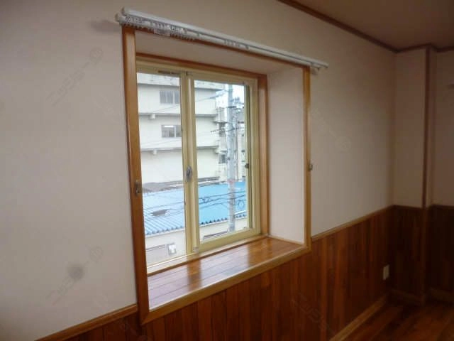 出窓（角部屋のみ）