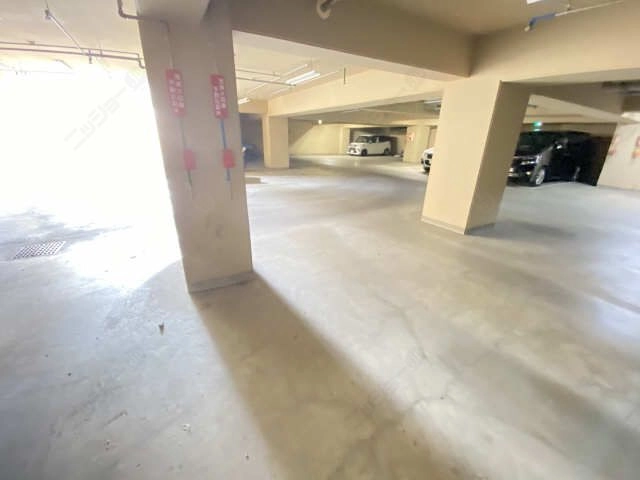 地下駐車場