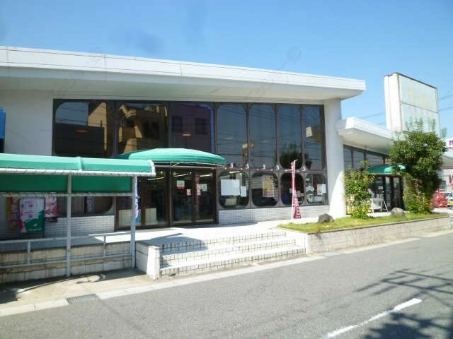 ハローフーヅ歩11分