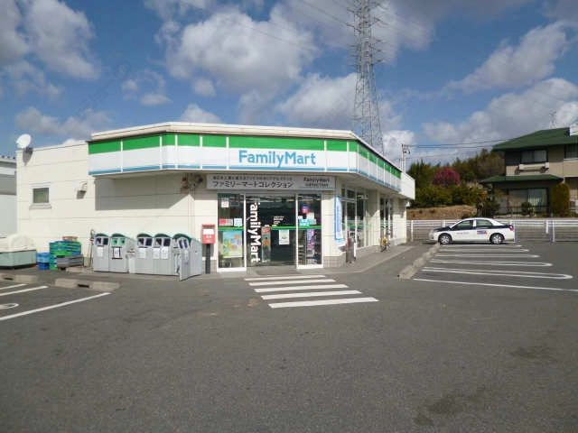ファミリーマート歩３分