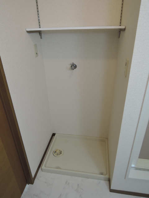 棚付き洗濯置場