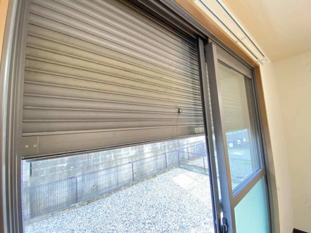 シャッター雨戸