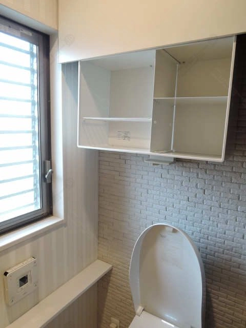 ＷＣ上部収納可動式