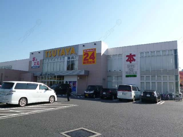 ツタヤ歩6分