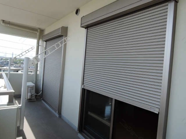 シャッター雨戸付き