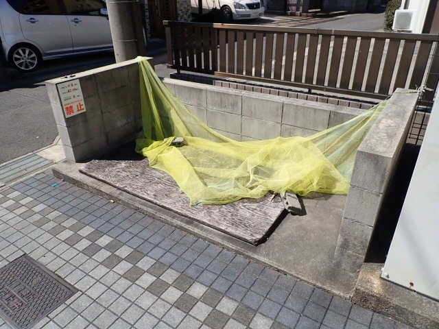 敷地内ゴミ捨て場