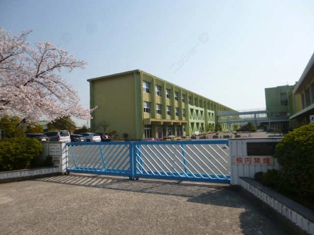 栄小学校歩8分