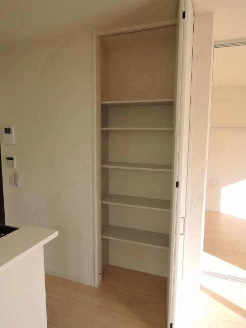 リビングパントリー収納