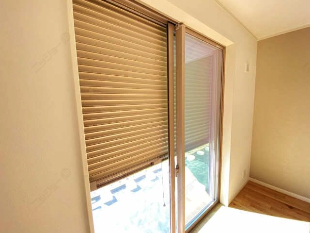 シャッター付き