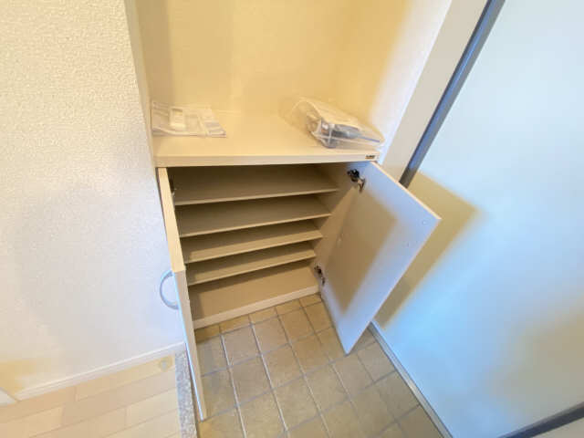 シューズボックス