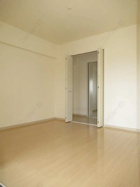 洋室５．７帖