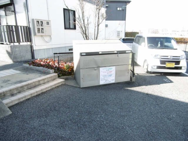 ダストボックス