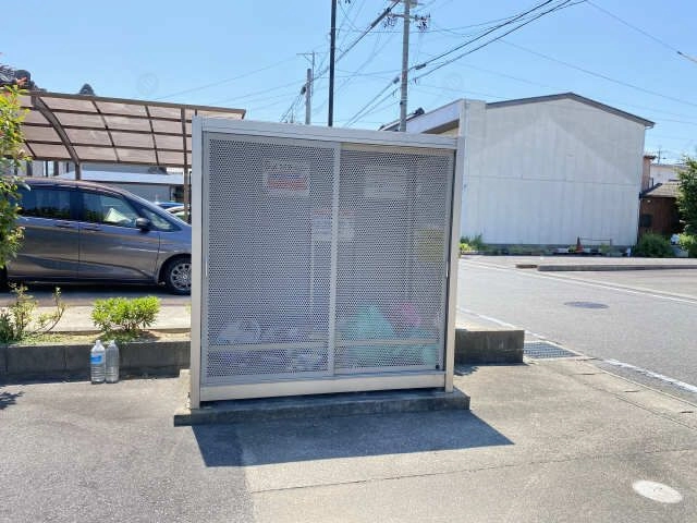 ダストボックス