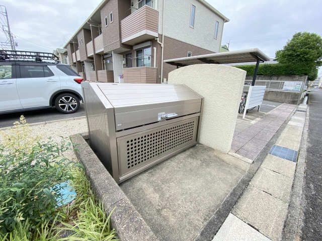 ダストボックス