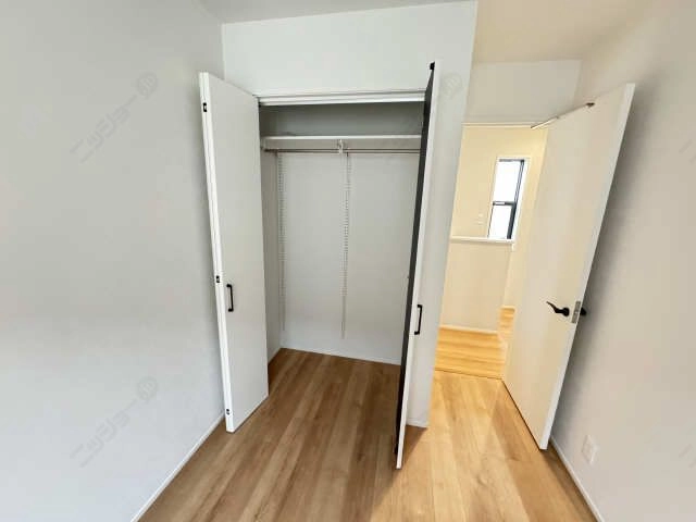 洋間収納