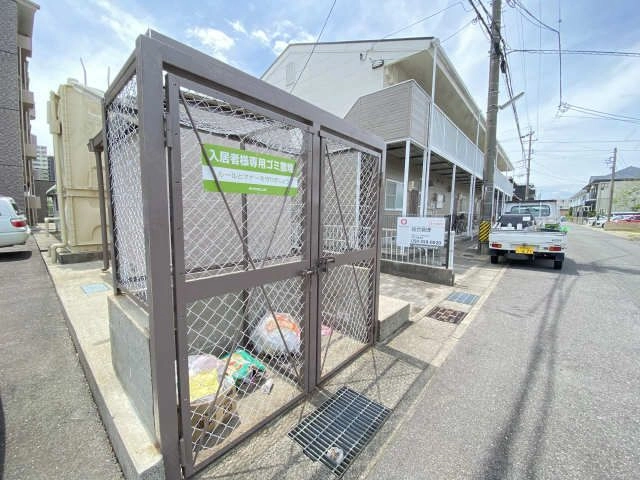 ダストボックス