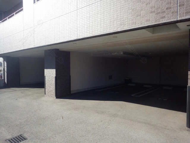 屋根付き駐車場