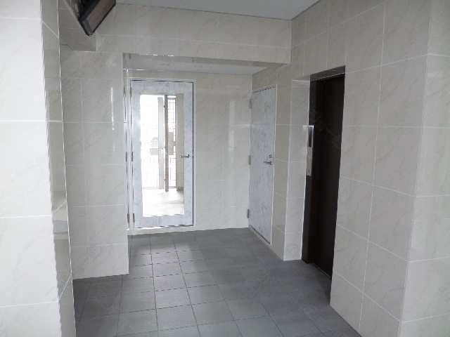 ｴﾚﾍﾞｰﾀｰﾎｰﾙ