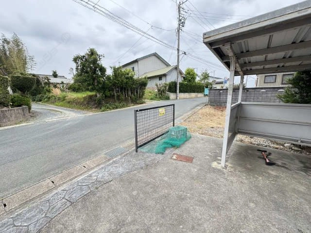 敷地内ゴミ捨て場