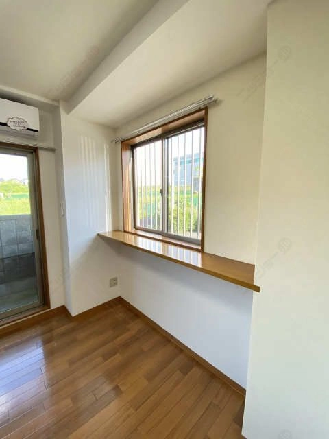 横窓(カウンタースペース)