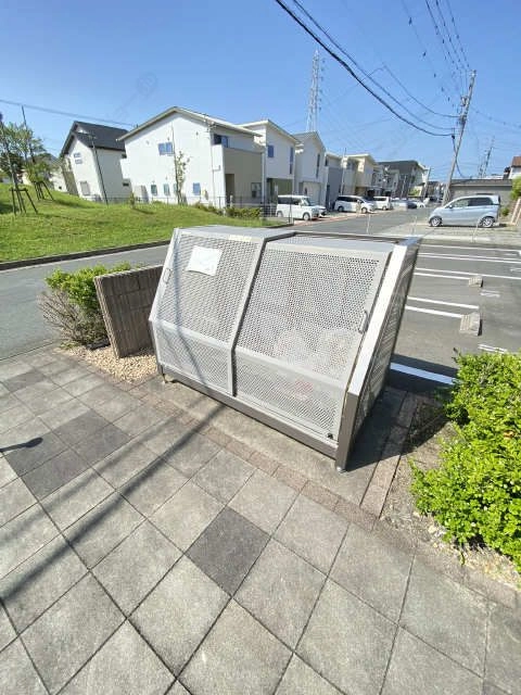 敷地内ゴミ捨て場