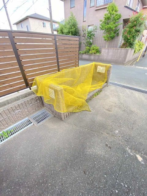 敷地内ゴミ捨て場
