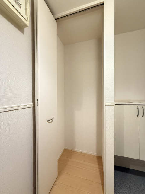 玄関ホール物入