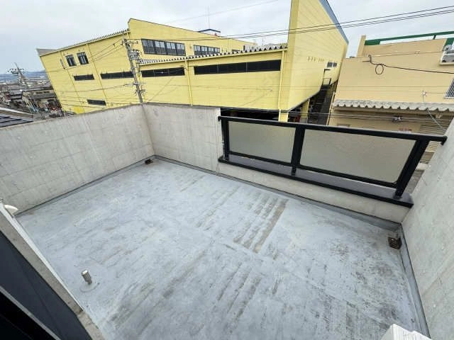 ルーフバルコニー（3階）