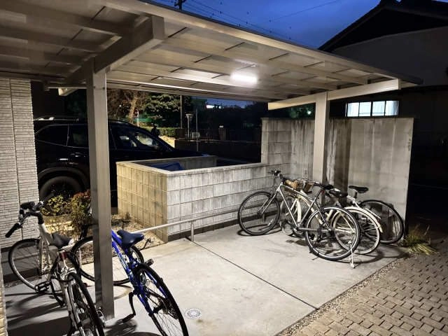 サイクルポート（夜間）