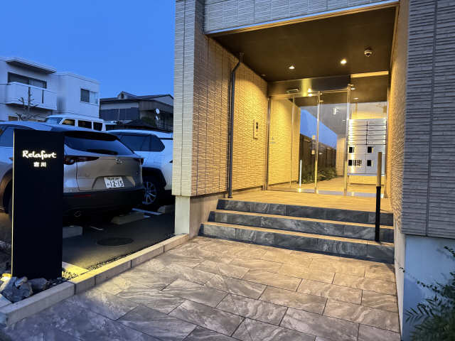 エントランス（夜間）