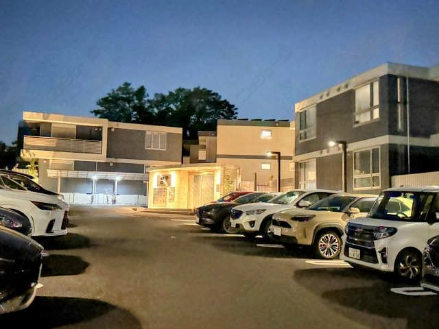 駐車場（夜間）