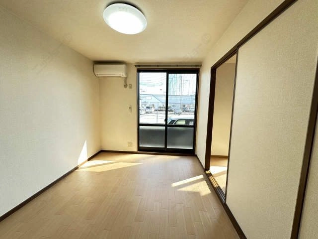 リビング（南東洋室）