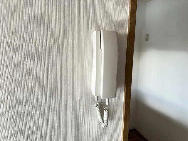 イ  ンターホン