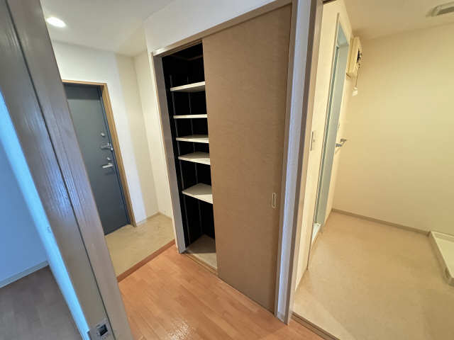 収納（廊下）-2