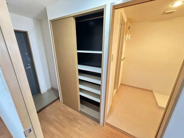 収納（廊下）-2