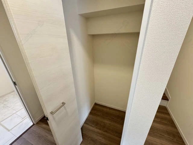 収納（階段下）