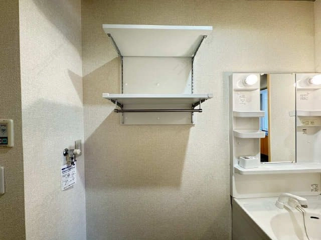 洗濯機置場上の収納