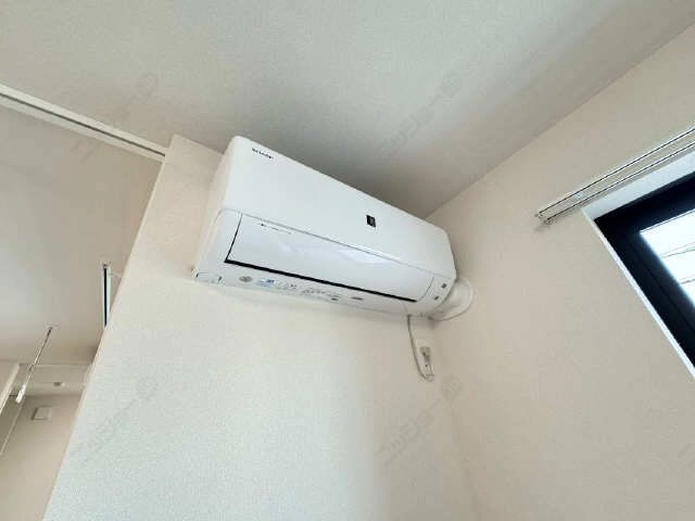 南西側洋室エアコン