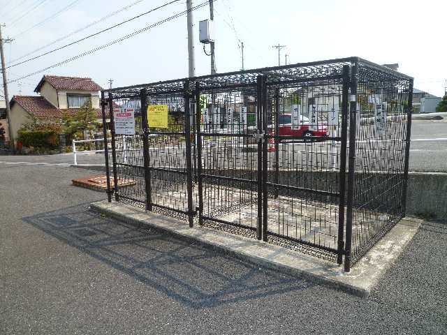 敷地内ゴミ置場