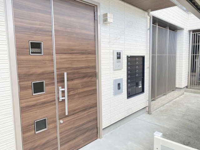 裏口エントランス