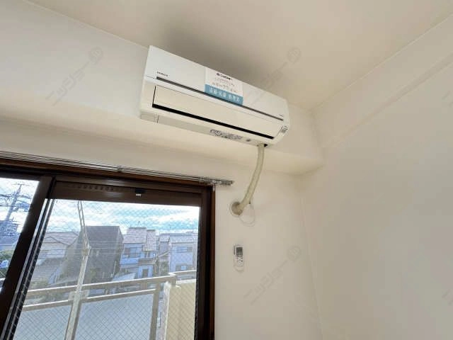 リビングエアコン