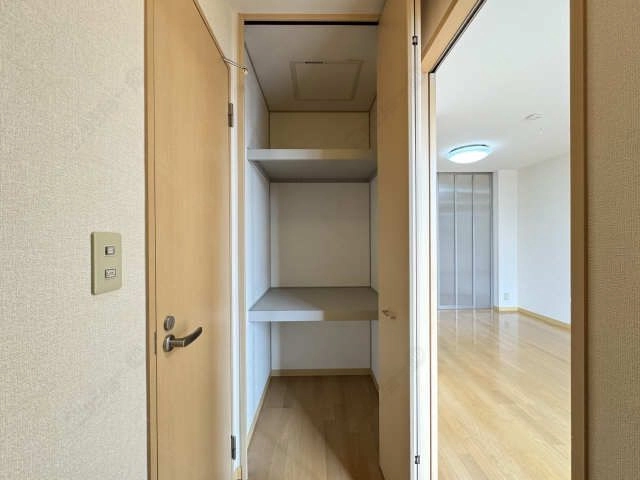 収納（玄関前）