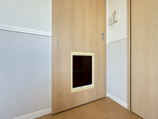 ペットくぐり戸