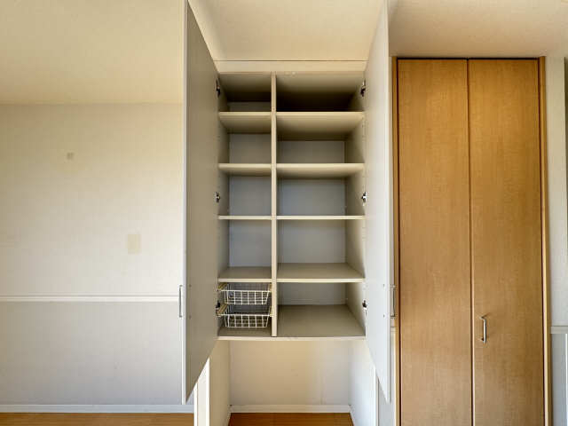 ペット用品収納（リビング）